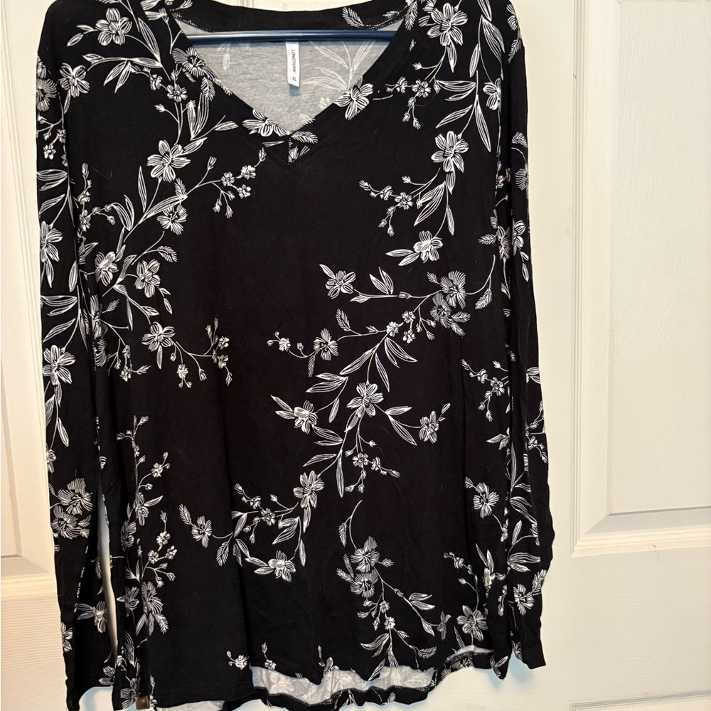 Chic Black and White Raglan Long Sleeve Blouse